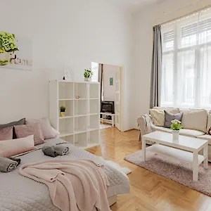 Apartment Vintage Next To Market Hall, Budapest